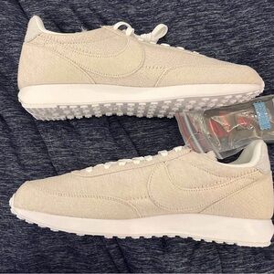 Stranger Things Netflix Nike Size 12 BRAND NEW SNEAKERS (Unworn)